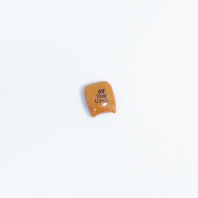 км рыжие; v; м1500 кг 